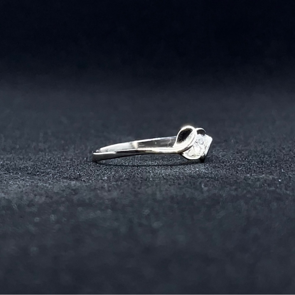 STERLING SILVER ENGAGEMENT RING - Picture 2 of 3